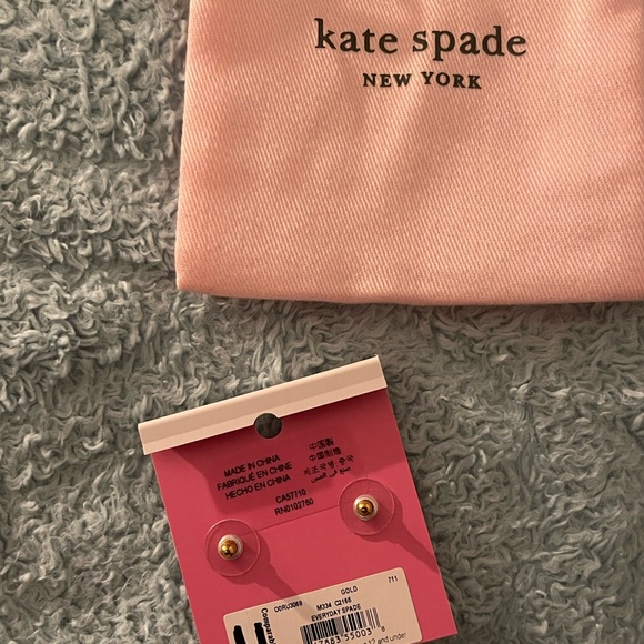 KATE SPADE Everyday Spade Metal Studs - Picture 5 of 6